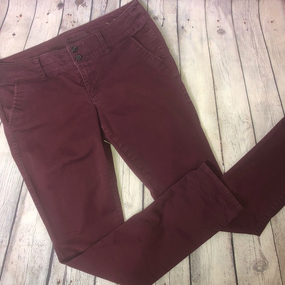 American Eagle Outfitters Denim - American Eagle Burgundy Skinny Jeans American Eagle Outfitters Denim - American Eagle Burgundy Skinny Jeans